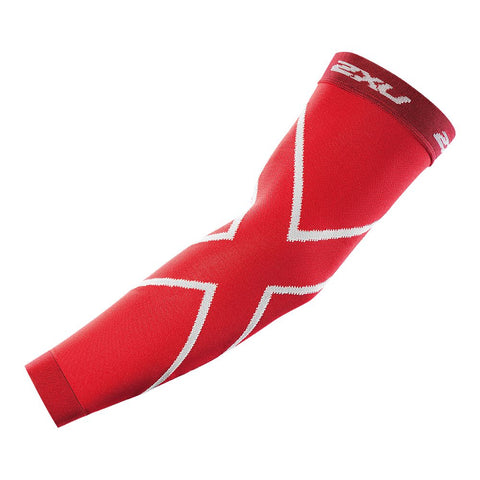 2XU COMPRESSION ARM SLEEVE RED